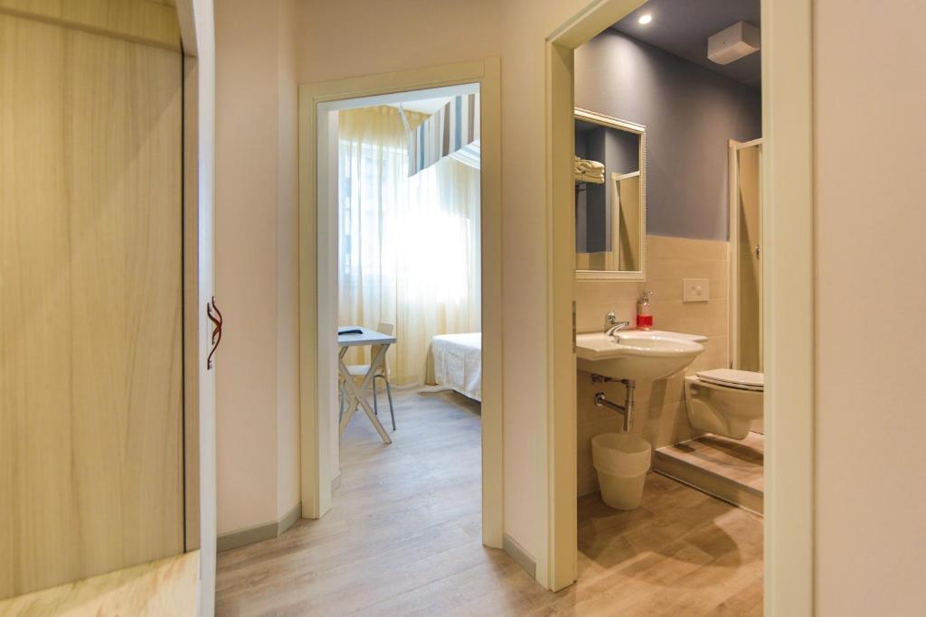 Hotel Trieste Чезенатіко Номер фото