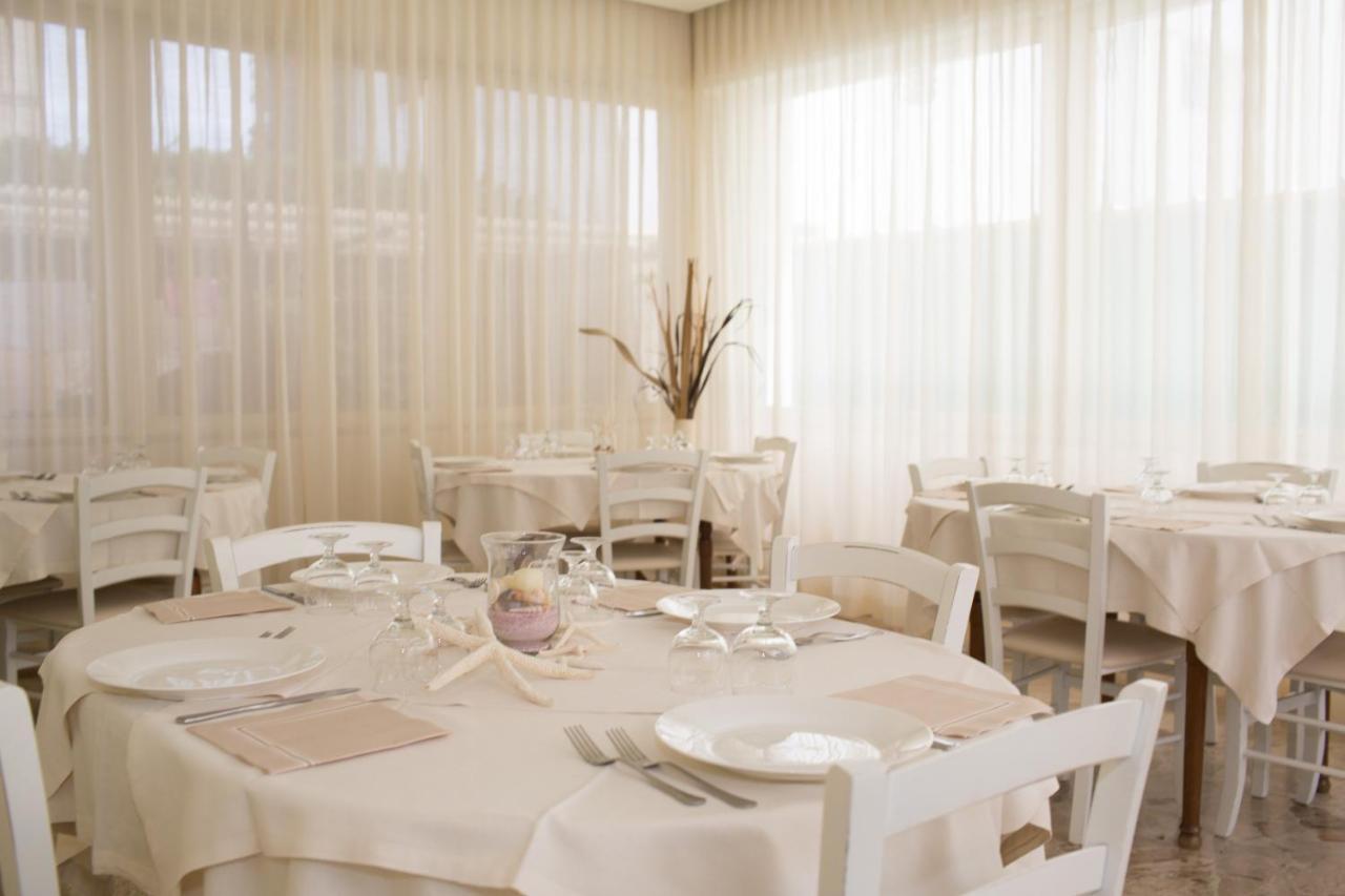 Hotel Trieste Чезенатіко Екстер'єр фото