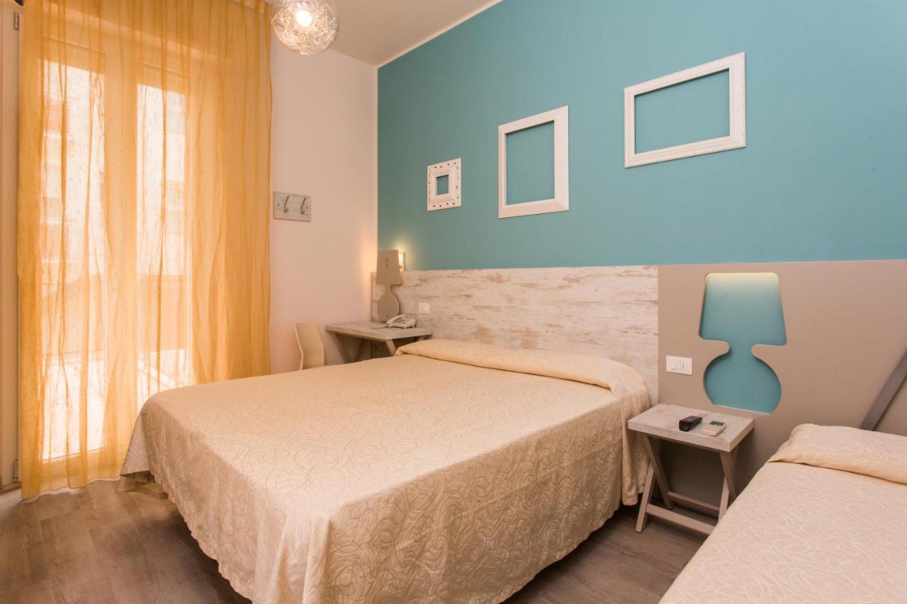 Hotel Trieste Чезенатіко Номер фото