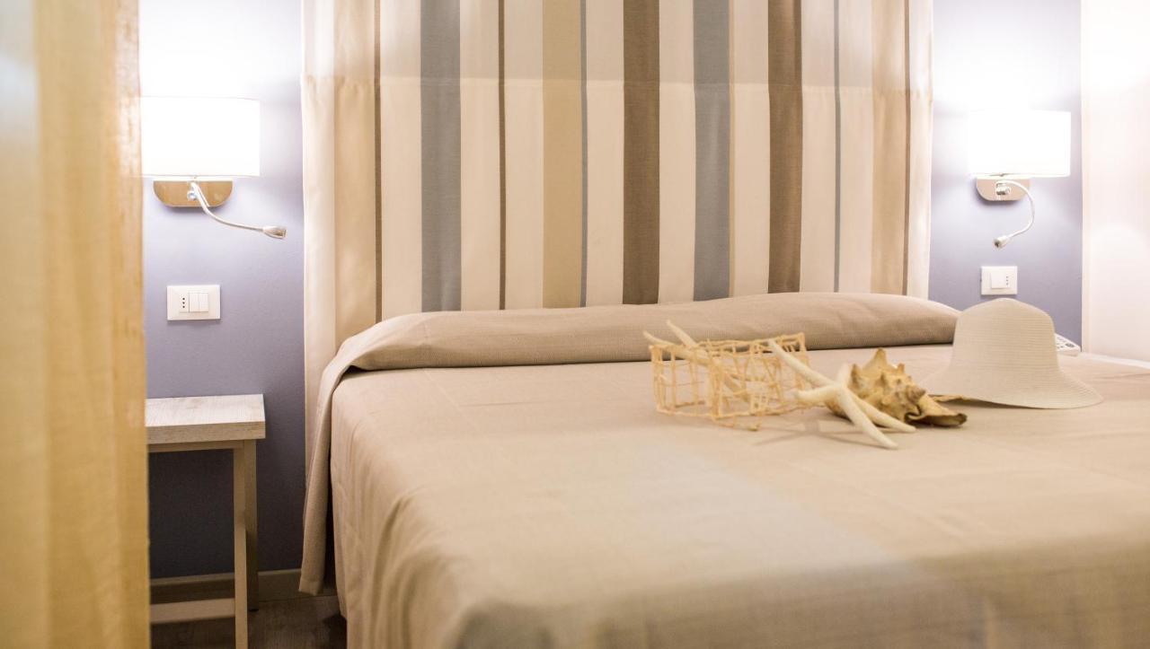 Hotel Trieste Чезенатіко Номер фото
